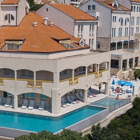 Hotel Stella เนอุม ภายนอก รูปภาพ