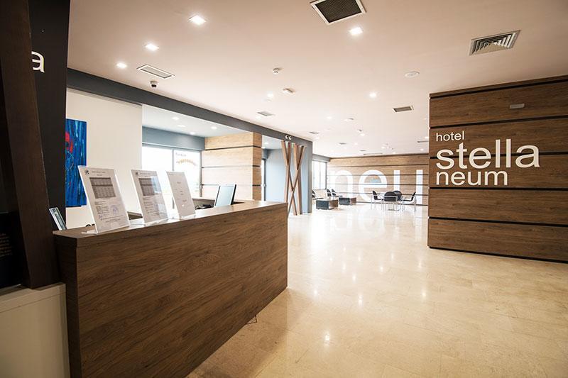Hotel Stella เนอุม ภายนอก รูปภาพ